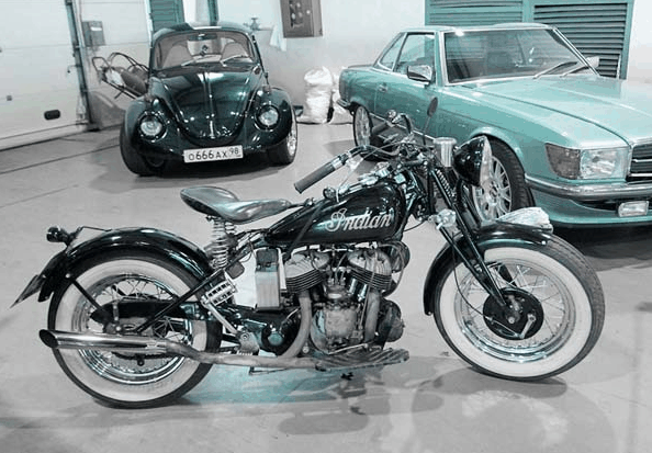 Мотоцикл фирмы Indian 30-х годов - большая редкость