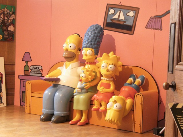 Симпсоны на диване