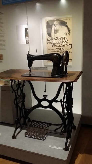 Швейная машинка в музее Опель