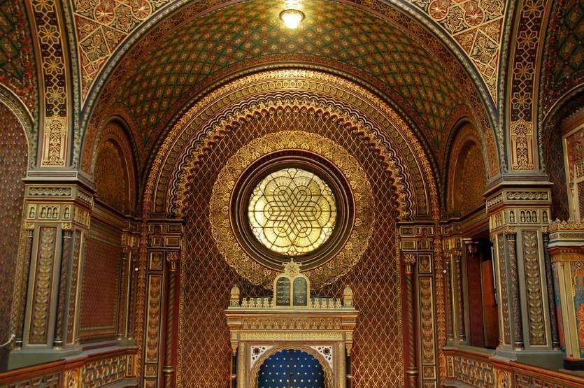 Испанская синагога, внутри