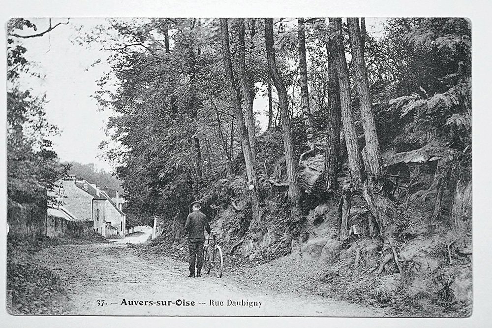 Открытка «Овер-сюр-Уаз, улица Добиньи». 1900–1910.